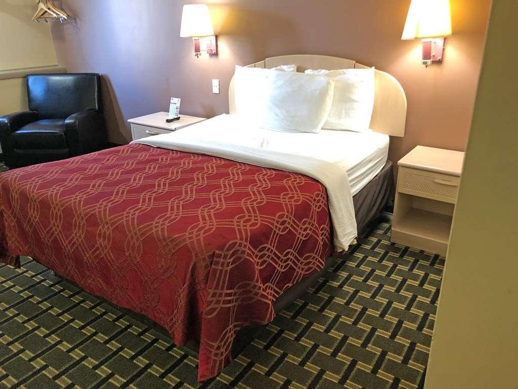 Econo Lodge Beatrice Room photo