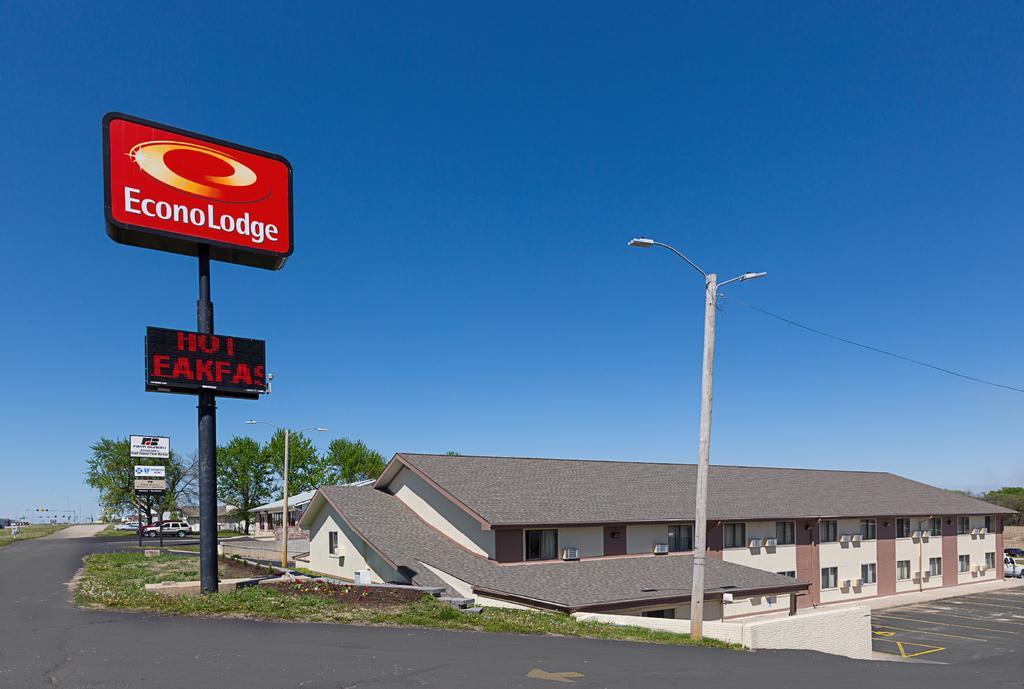 Econo Lodge Beatrice Exterior photo
