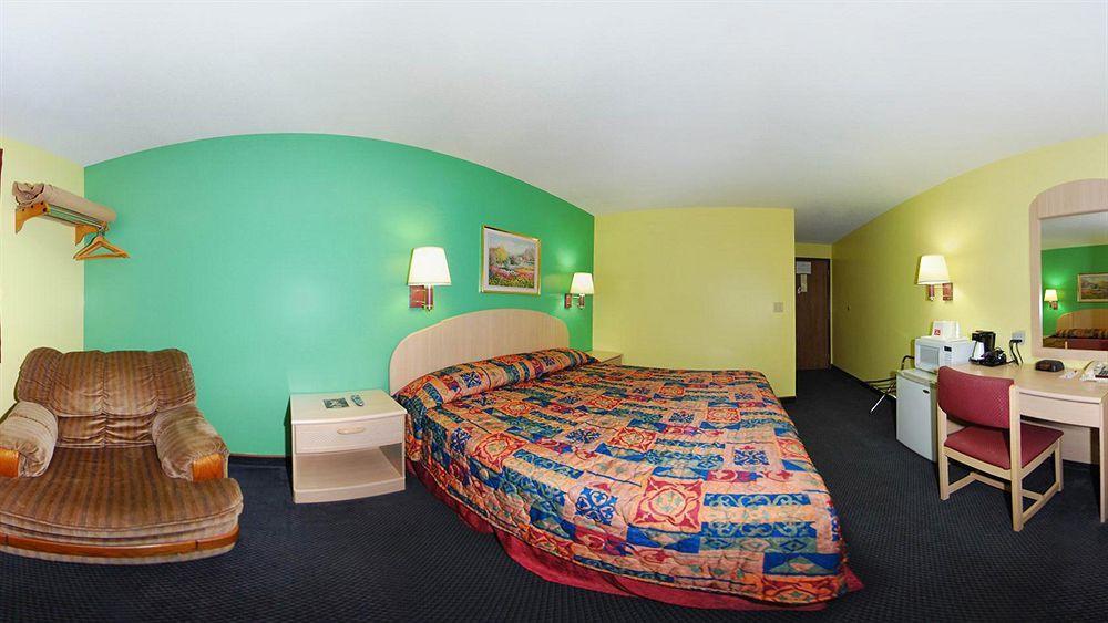 Econo Lodge Beatrice Exterior photo